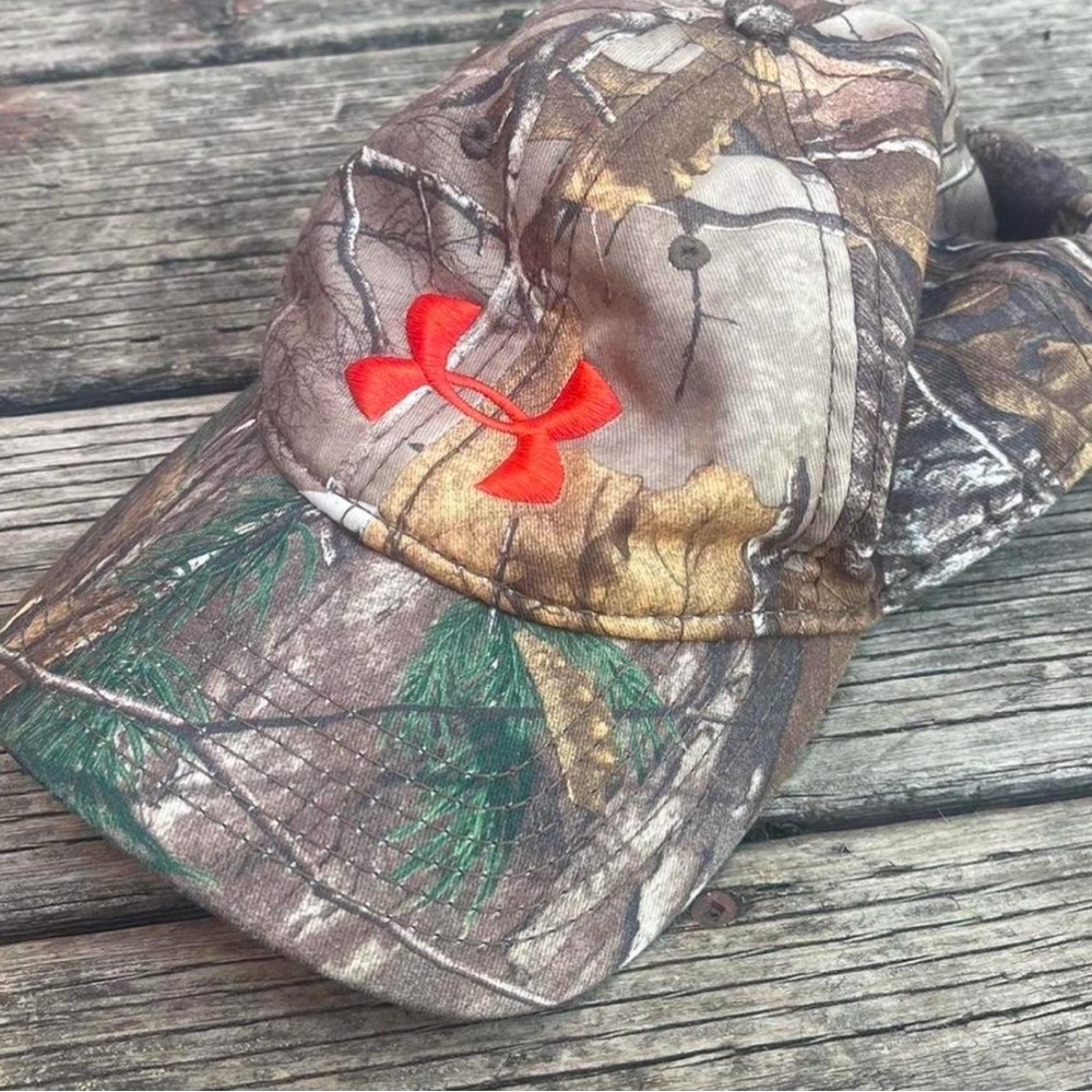 Under Armour Camo Hat with Red Logo Real tree camo